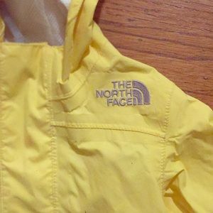 2T north face rain coat